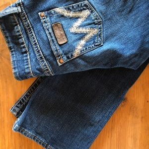 Wrangler stretch mid-rise jeans size 5/6
